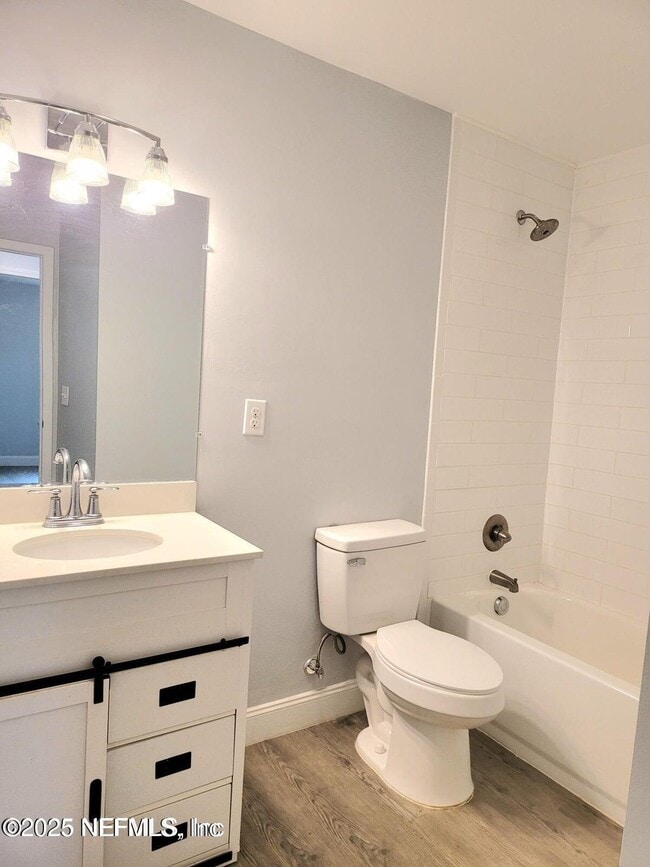 Building Photo - 1978 Solomon St