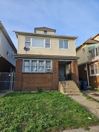 Building Photo - 706 E Delavan Ave
