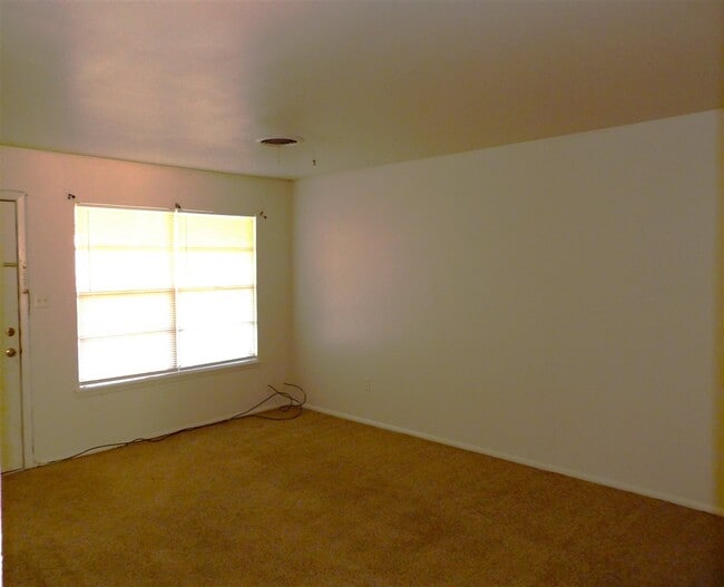 Building Photo - 2313 NW 41st St