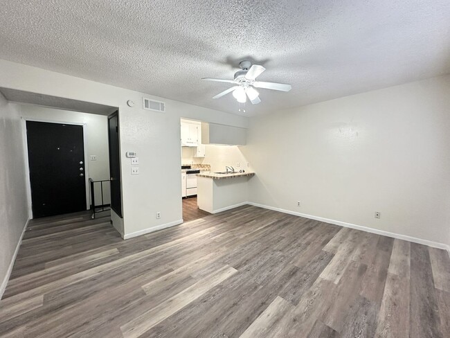 Building Photo - Starwest Condos #104