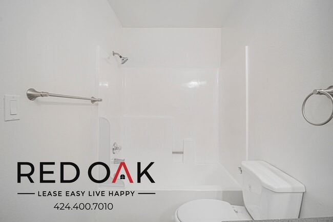 Building Photo - 706 McDonald Ave