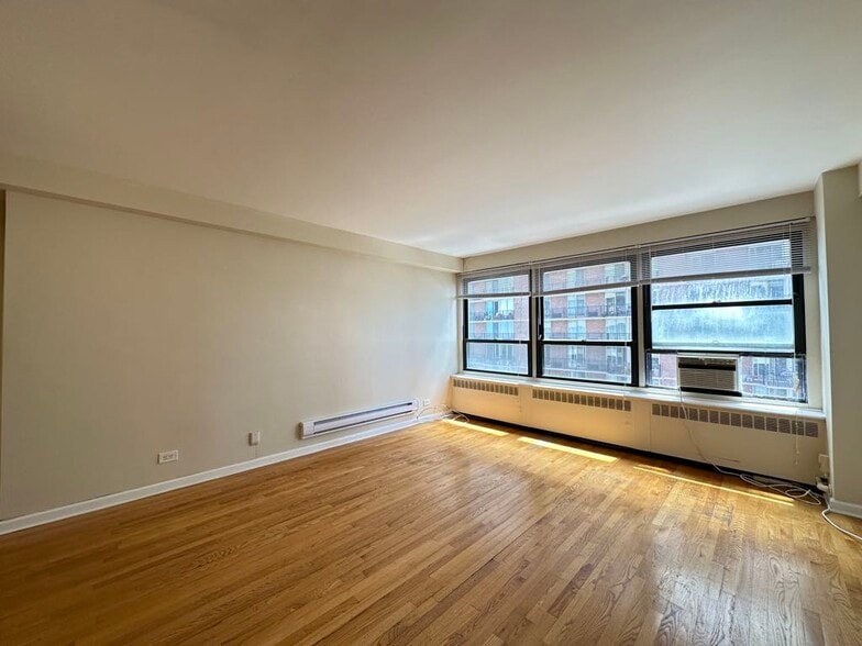 Building Photo - 4180 N Marine Dr