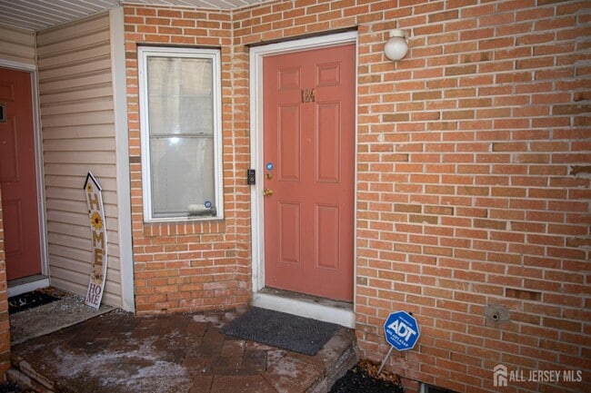 Building Photo - 124 Adamecs Way