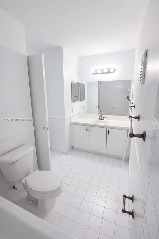 Building Photo - 15761 SW 137th Ave