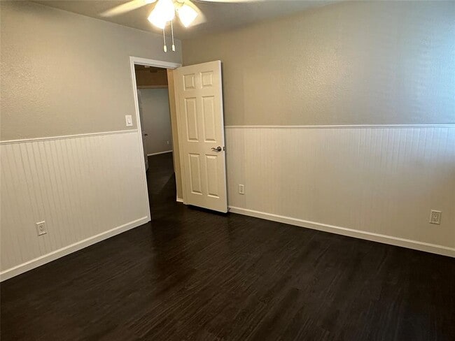 Building Photo - 1600 McDowell Bend