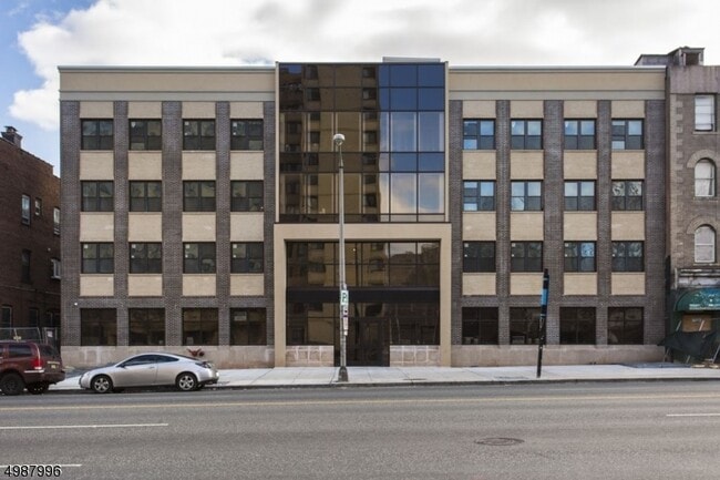 Building Photo - 90 Clinton Ave