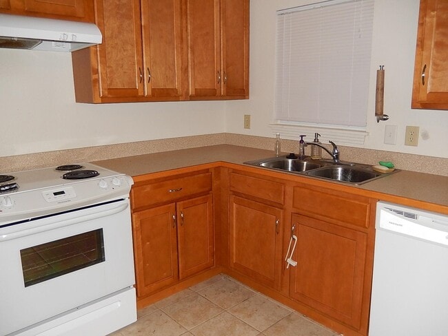 Building Photo - 307 N Dellview Dr