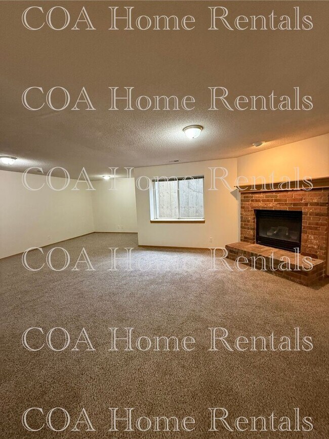 Building Photo - Meadow Park