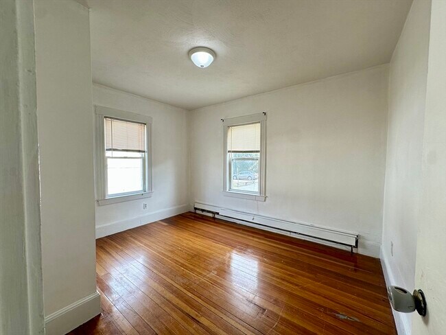 Building Photo - 18 Appleton St