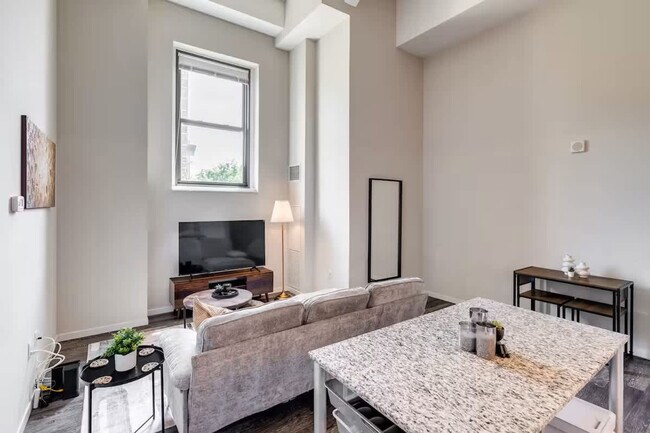 Building Photo - 309 Vine St