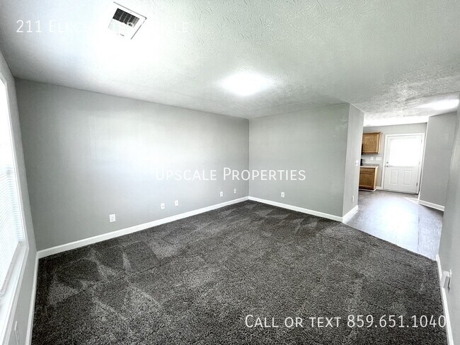 Building Photo - 211 Elkchester Cir