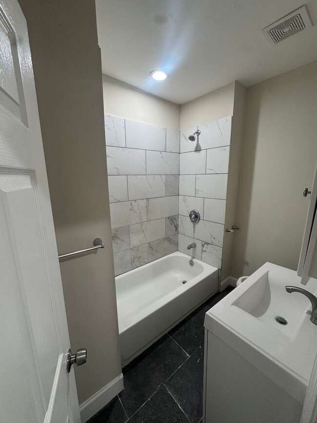 Building Photo - LIMITED-TIME MOVE-IN SPECIAL 525+ Credit Accepted | Only Half of First Month’s Rent + Last Month ...