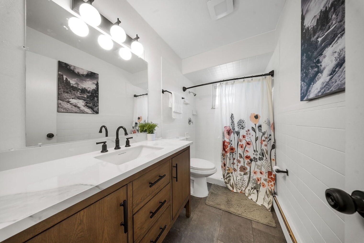 Building Photo - 11814 Flushing Dr