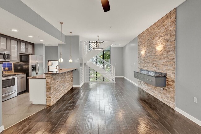 Building Photo - Luxury 2 Bedroom 2.5 Bath Townhome In Down...