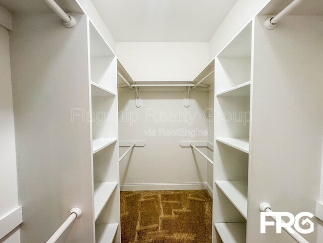 Building Photo - 2426 Pinetops Dr