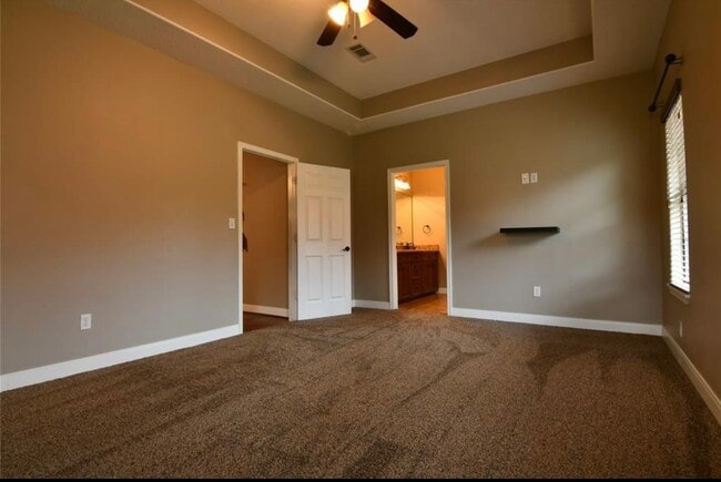 Building Photo - 2063 Apache Dr