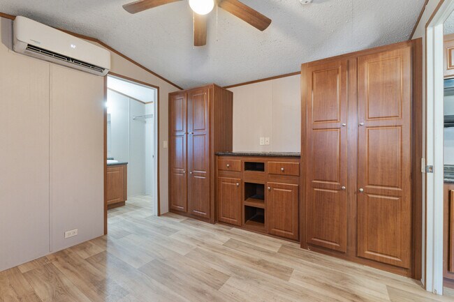 Building Photo - 720 Pritchett Ln