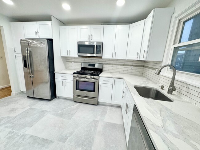 Building Photo - 1455 43rd St