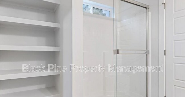 Building Photo - 3949 N Amberwood Ave