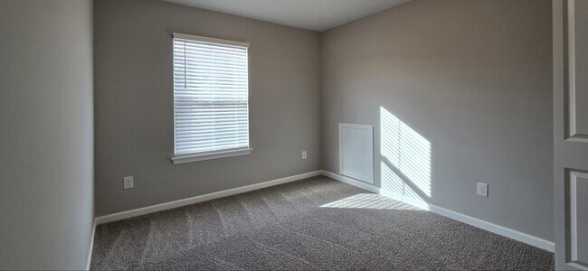 Building Photo - 1222 Ayla Ave