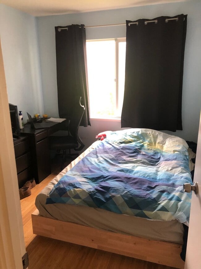 Building Photo - 3 Bed/ 2 Bathroom House in Santa Cruz
