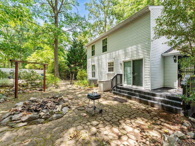 Building Photo - 3513 Castlebury Dr