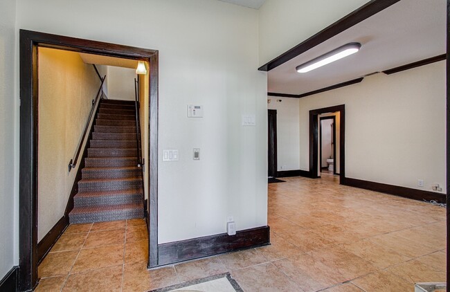 Building Photo - 4505 Caroline St