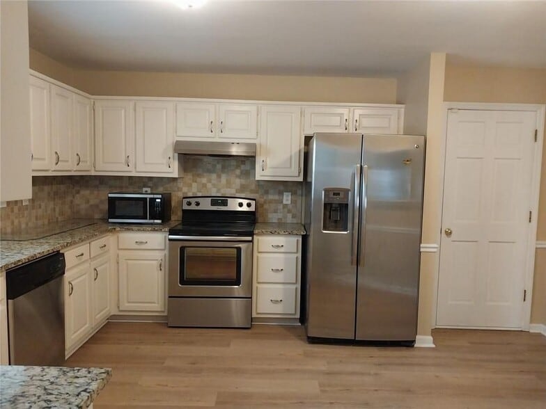 Building Photo - 4820 Westbourne Dr