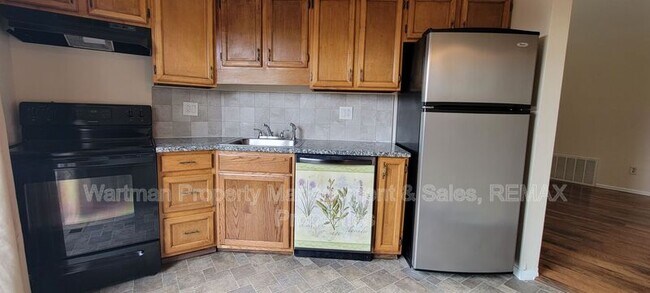 Building Photo - 4560 Excalibur Ct