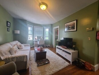 Building Photo - 364 K St