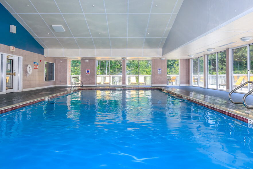 Heated Indoor Pool - The Manchester