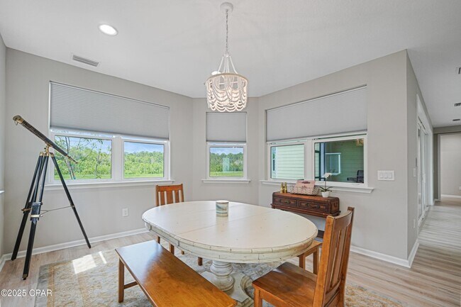 Building Photo - 9431 Paradise Dr