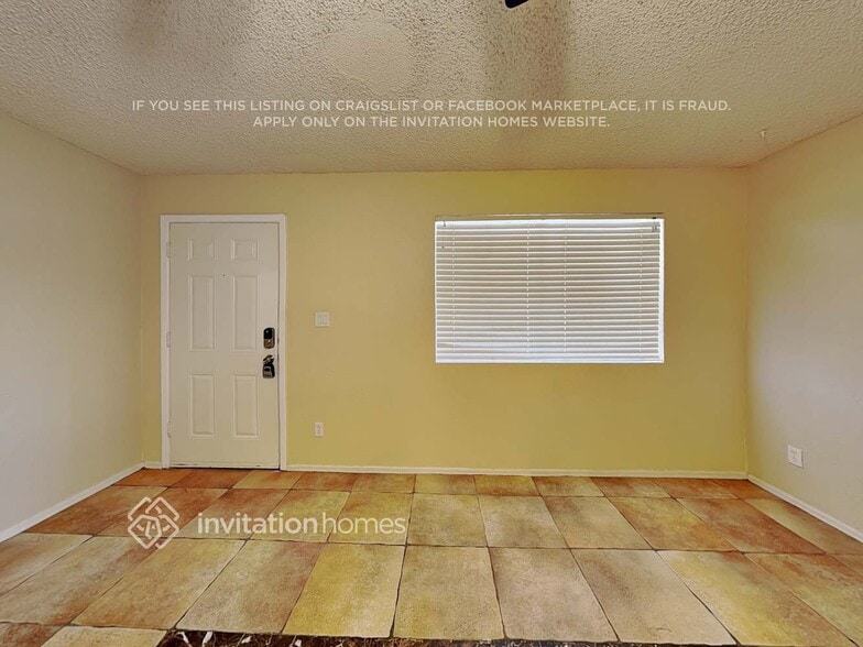 Building Photo - 3735 W Columbine Dr