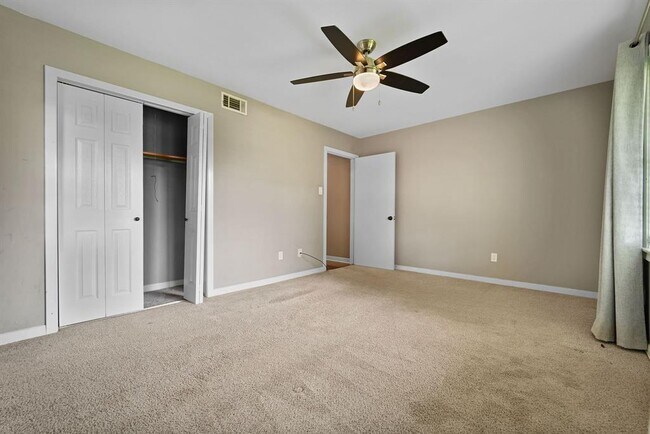 Building Photo - 2210 San Jacinto Dr