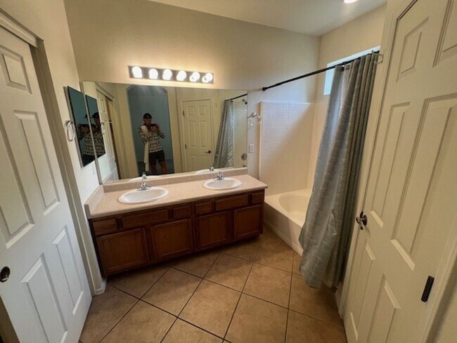 Building Photo - AVAILABLE SOON! 3-Bed Ponderosa Trails Gem
