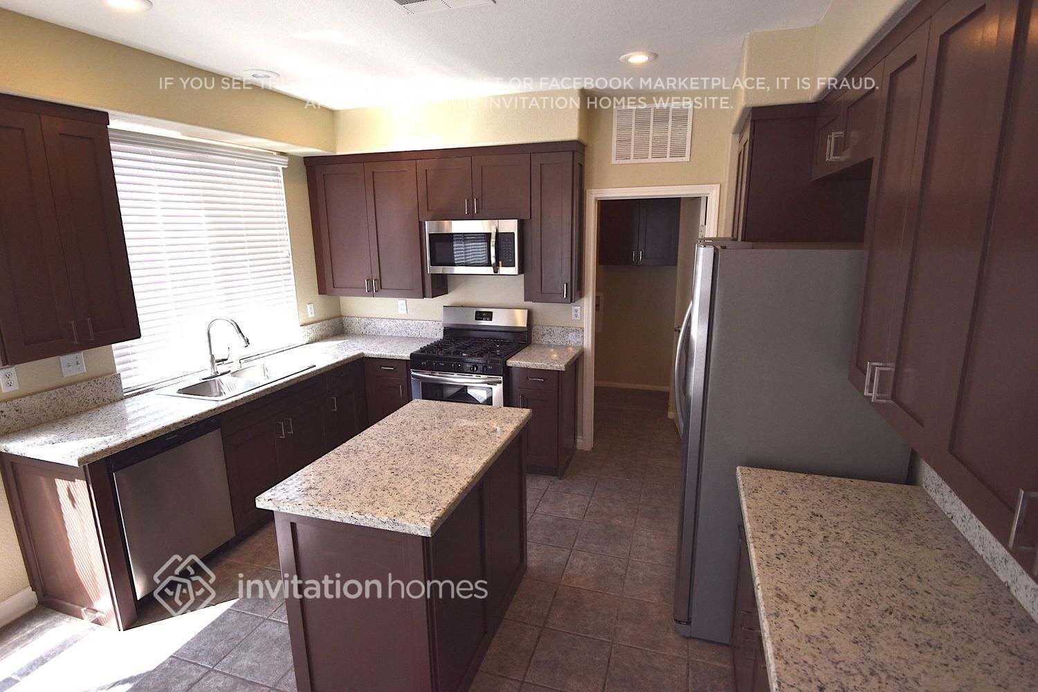 Building Photo - 2667 Ridgewater Cir