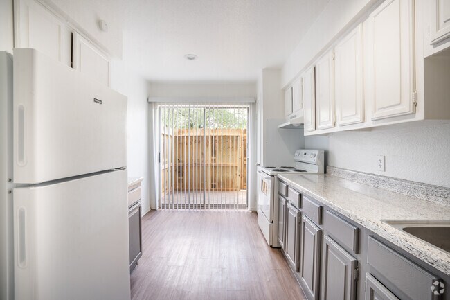 2BR, 2BA - 1050SF - Kitchen - 8751 Broadway  Management Co LLC