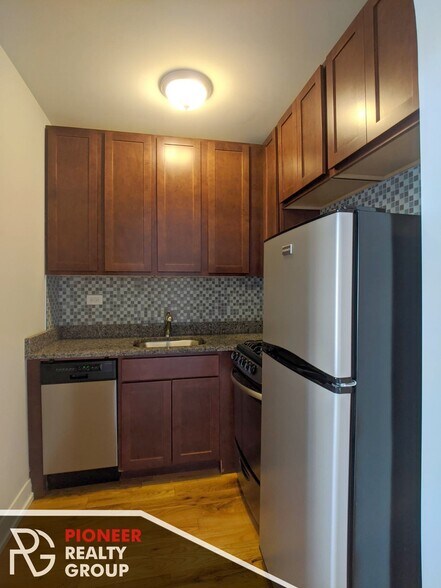 Primary Photo - 512 W Arlington Pl
