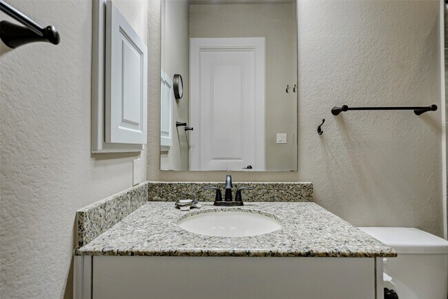 Building Photo - 1418 Du Barry Ln