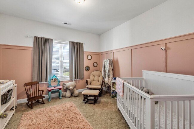 Building Photo - Move in Special!!! $500 off first months r...