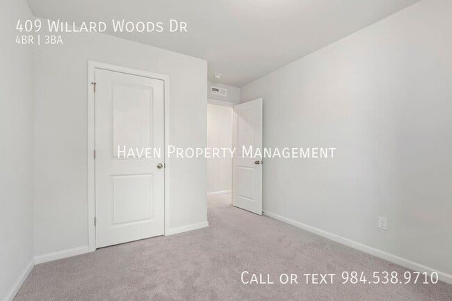 Building Photo - 409 Willard Wds Dr