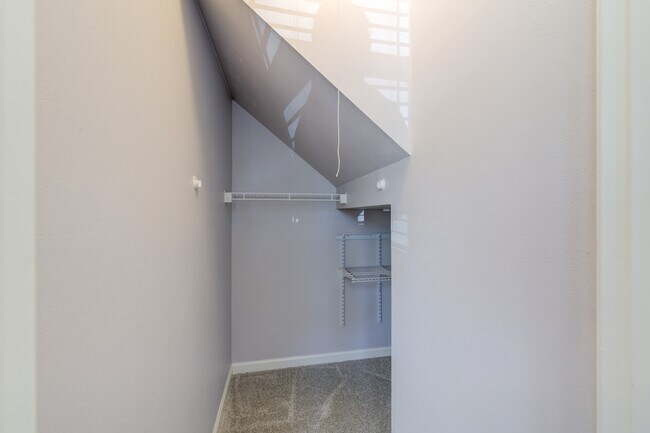 Building Photo - 1547 E Swan Cir