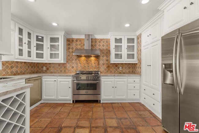 Primary Photo - 734 N Bundy Dr