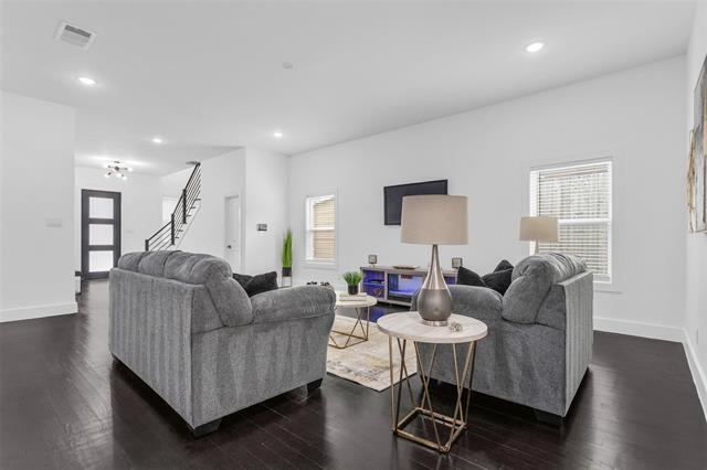 Building Photo - 407 Dubois Ave