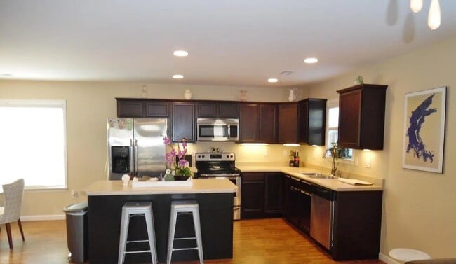 Building Photo - Spacious Greenville Home with Fenced Yard