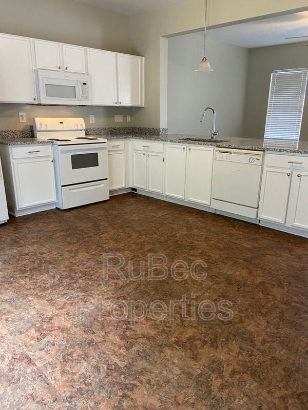 Building Photo - 5309 Esther Ln