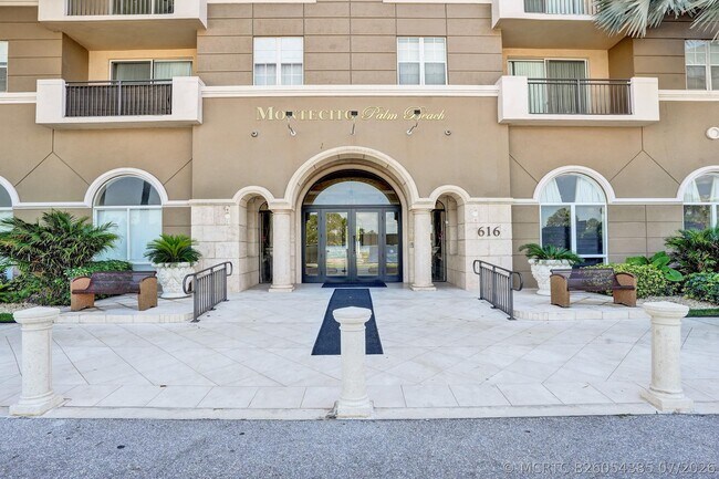 Building Photo - 616 Clearwater Park Rd