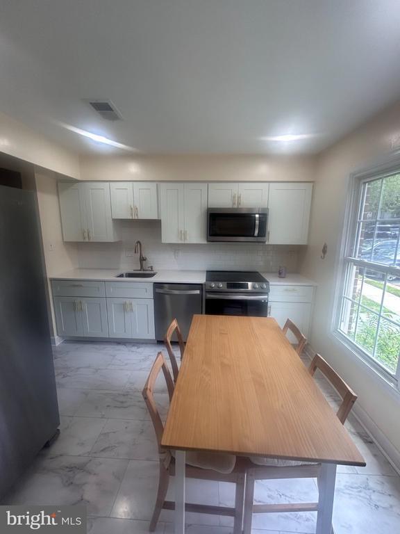 Building Photo - 5664 Cabells Mill Ct