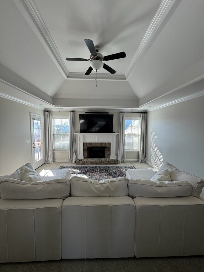 Building Photo - 2046 Lequire Ln