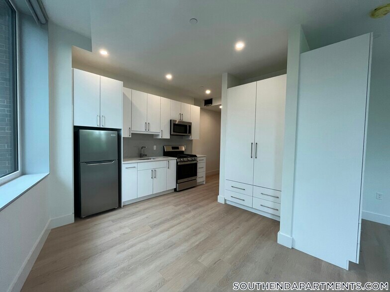 Building Photo - 1127 Harrison Ave
